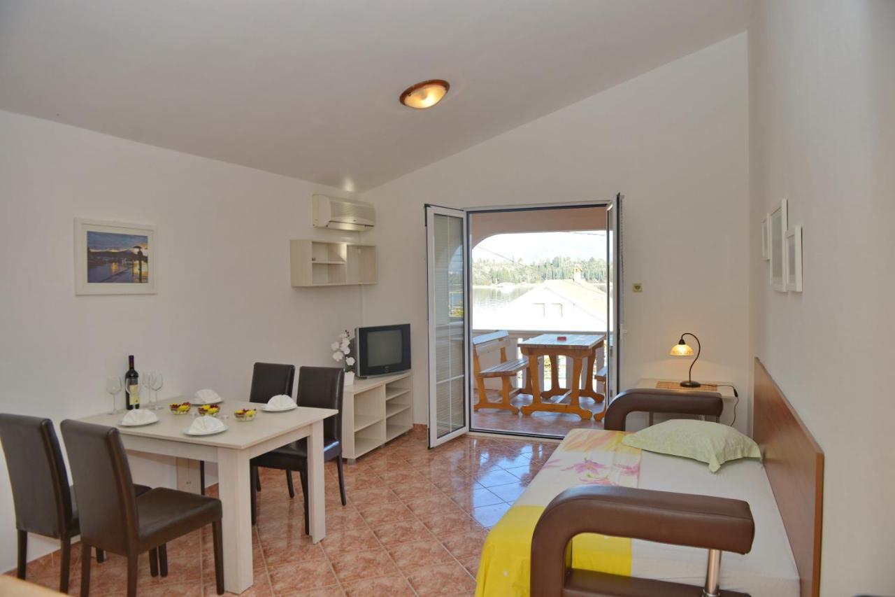 Apartments And Studios Jokic Tivat Zimmer foto